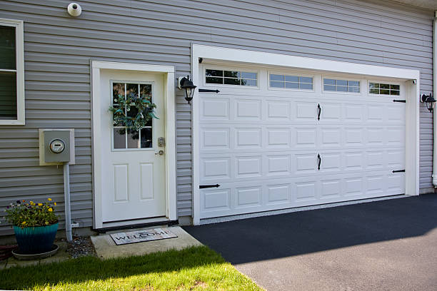 24/7 Emergency Garage Door Panel Replacement experts in Milford, DE